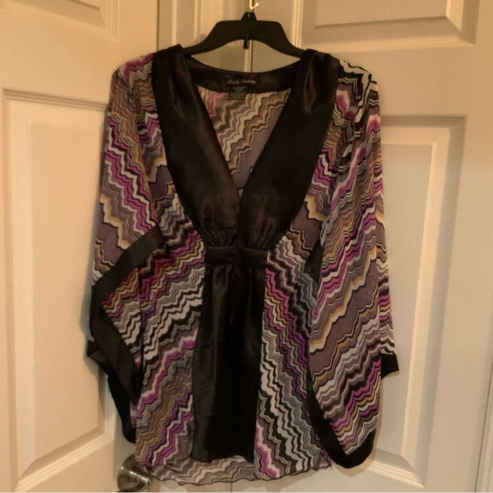 Simply Irresistible Women’s Split Sleeve Sheer Top Size Medium